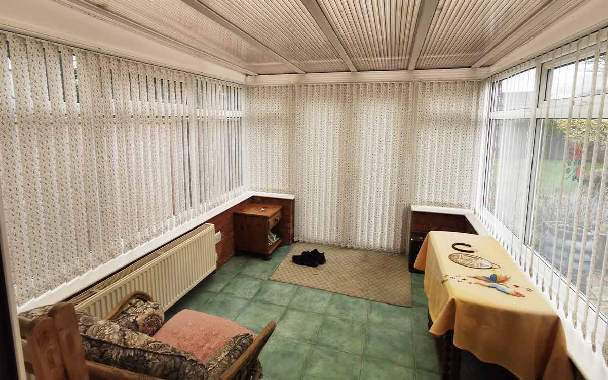 Conservatory blinds fitted in a lean-to conservatory